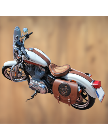 ALFORJA PIEL SPARTA SKULL HAT MARRÓN PARA HD SPORTSTER HUECO AMORT IZQ