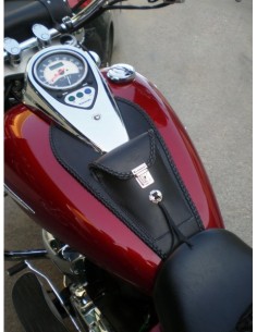 CUBRE DEPOSITO ITALICO CELTIC BASICO MARRÓN CUERO UNIVERSAL