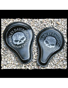 ASIENTO SOLO SKULL IRON RED UNIVERSAL HARLEY DAVIDSON NEGRO