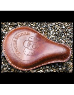 ASIENTO SOLO THREE SKULLS UNIVERSAL MARRÓN