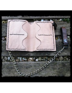 CARTERA MOTERO PIEL BROWN CRUZ