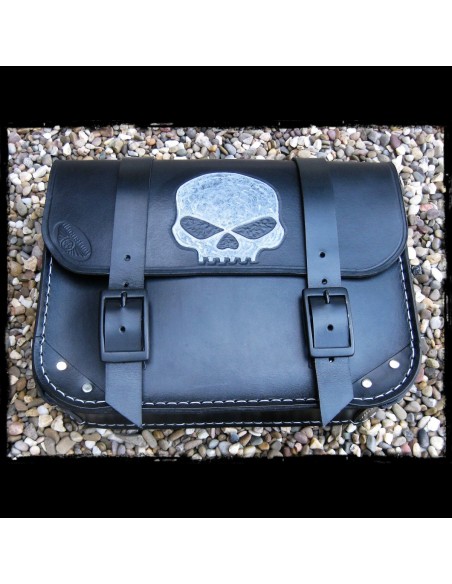 ALFORJA CUERO NEGRO SKULL MEDIANA UNIVERSAL