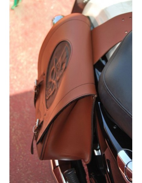 ALFORJA PIEL SPARTA SKULL HAT MARRÓN CUERO UNIVERSAL