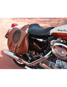 ALFORJA PIEL SPARTA SKULL HAT MARRÓN CUERO